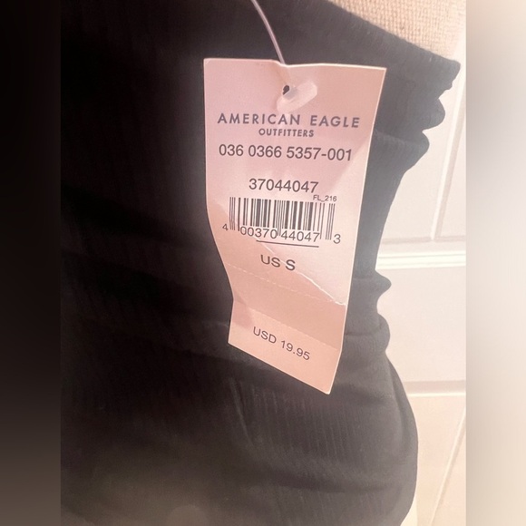 American Eagle Black Ribbed Halter Cropped Size Small NWT Stretchy - Picture 5 of 5